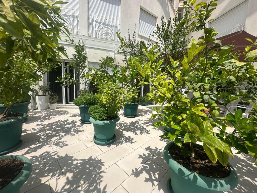 Apartament 3+1+2 me Verandë + Parking ne Shitje tek Kodra e Diellit 2