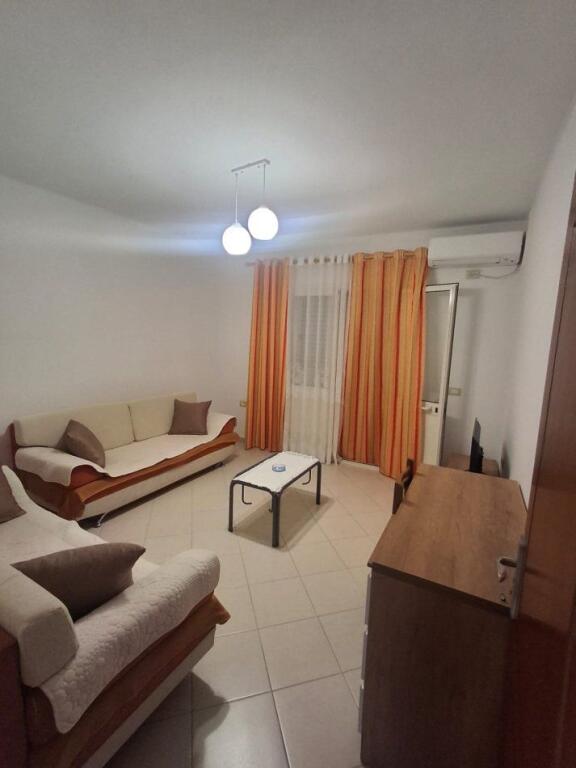 JEPET ME QERA APARTAMENT 1+1 300 EURO PORCELAN