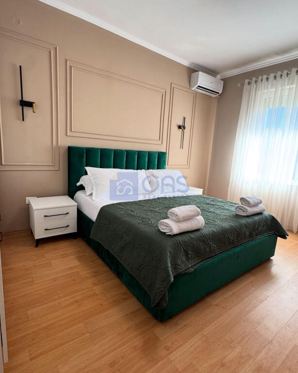 Jepet me qera apartment 2+1 te Rruga e Durresit