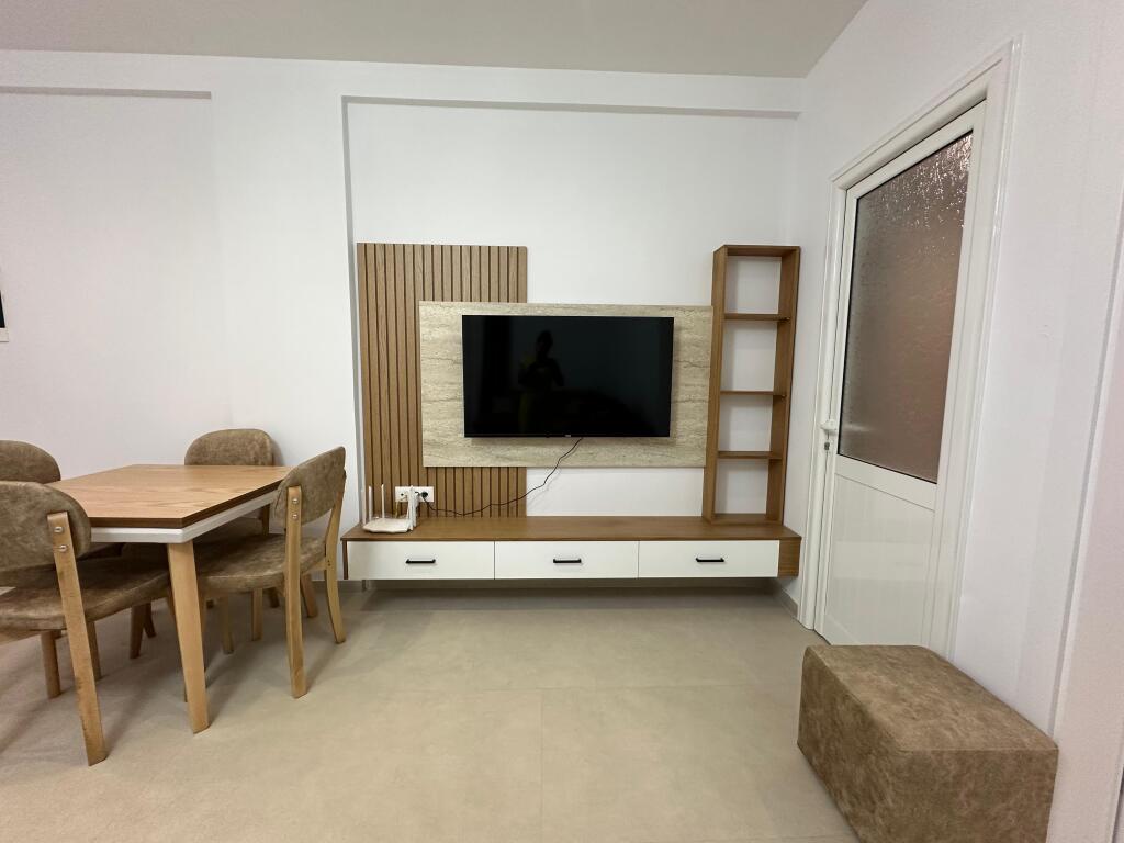 APARTAMENT 1+1 ME QIRA | I Pa Banuar Me Pare |  Sauk