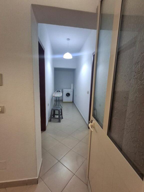 JEPET ME QERA APARTAMENT 1+1 300 EURO PORCELAN