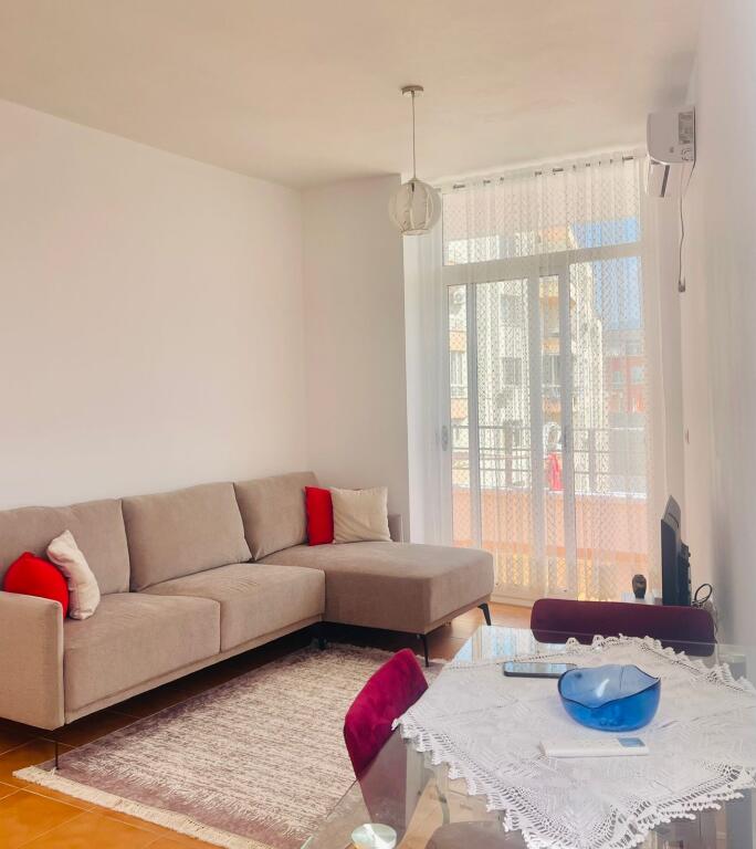 Affittasi 1+1 ad Astir a 450€ al mese