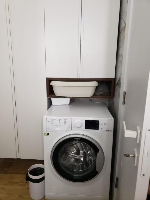 Shitet apartament  2+1+2  dhe 1 post parkimi (Kompleksi  Oasis ne Astir)