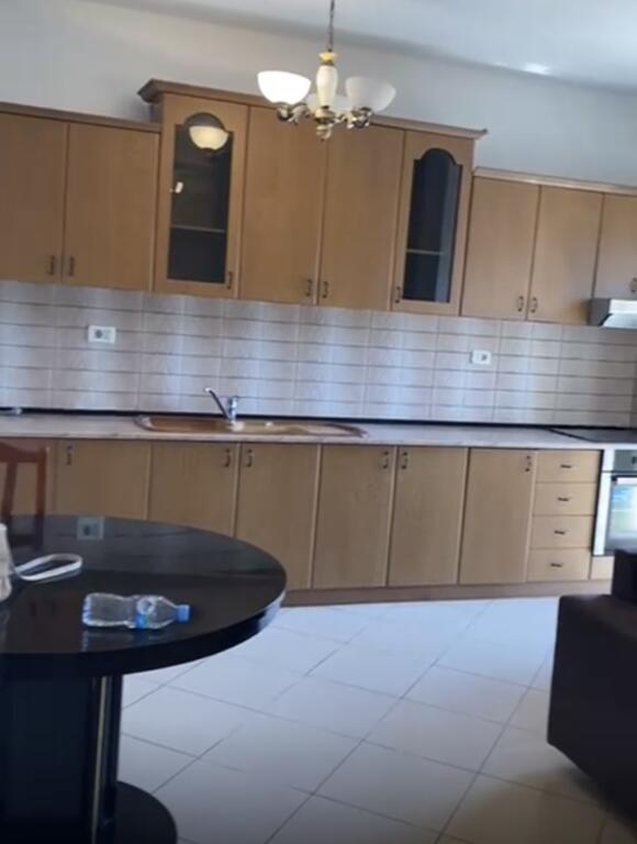 Apartament 2+1 me qira perballe Harry Fultz