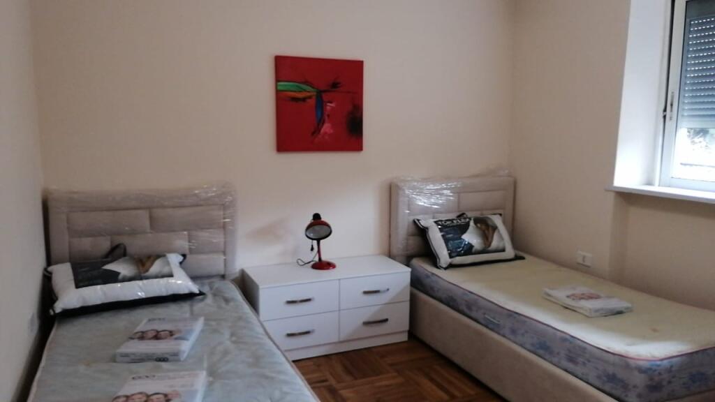 2+1,te mulliri i vjeter,21 dhjetori,e mobiluar,600 euro