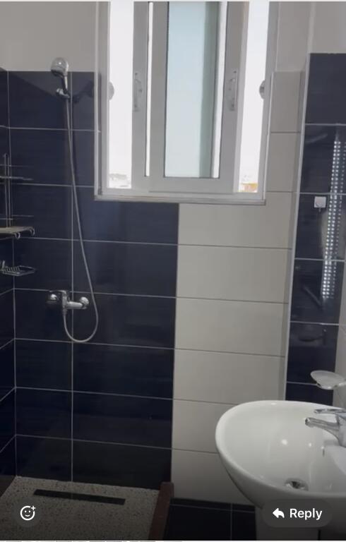 1+1,bosh ,te 5 maji mbrapa concord center,350 euro