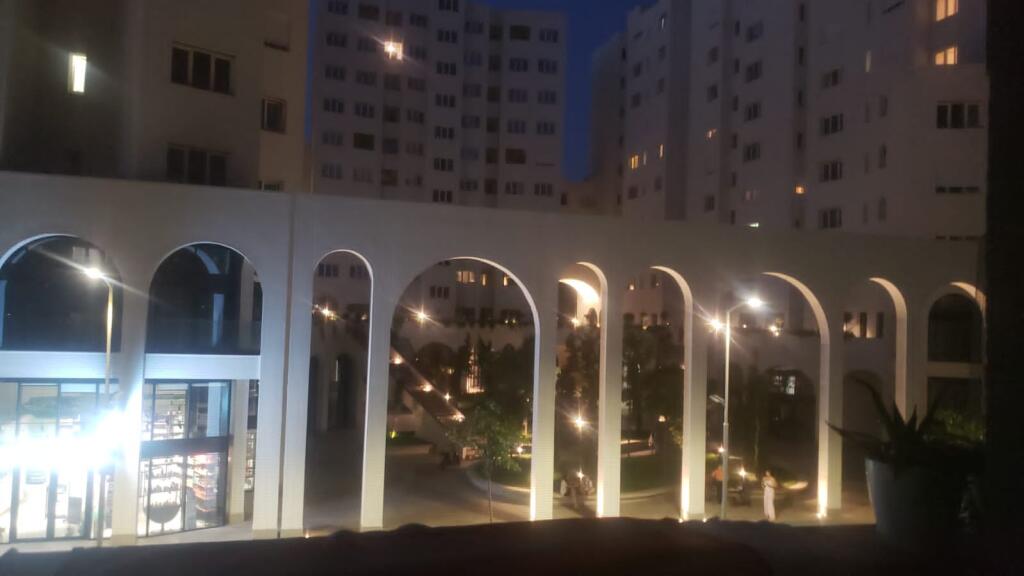 Shitet apartament  2+1+2  dhe 1 post parkimi (Kompleksi  Oasis ne Astir)
