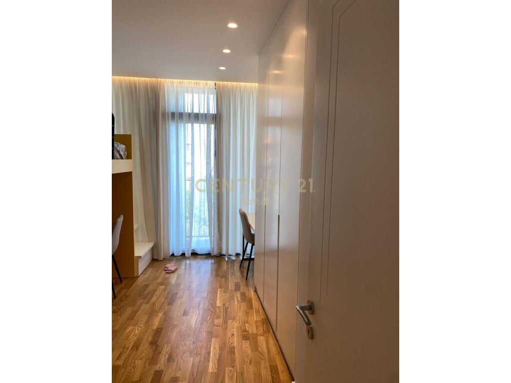 🏢 2-Bedroom + 2 Bathrooms Apartment for Sale at “Lake View” Residence