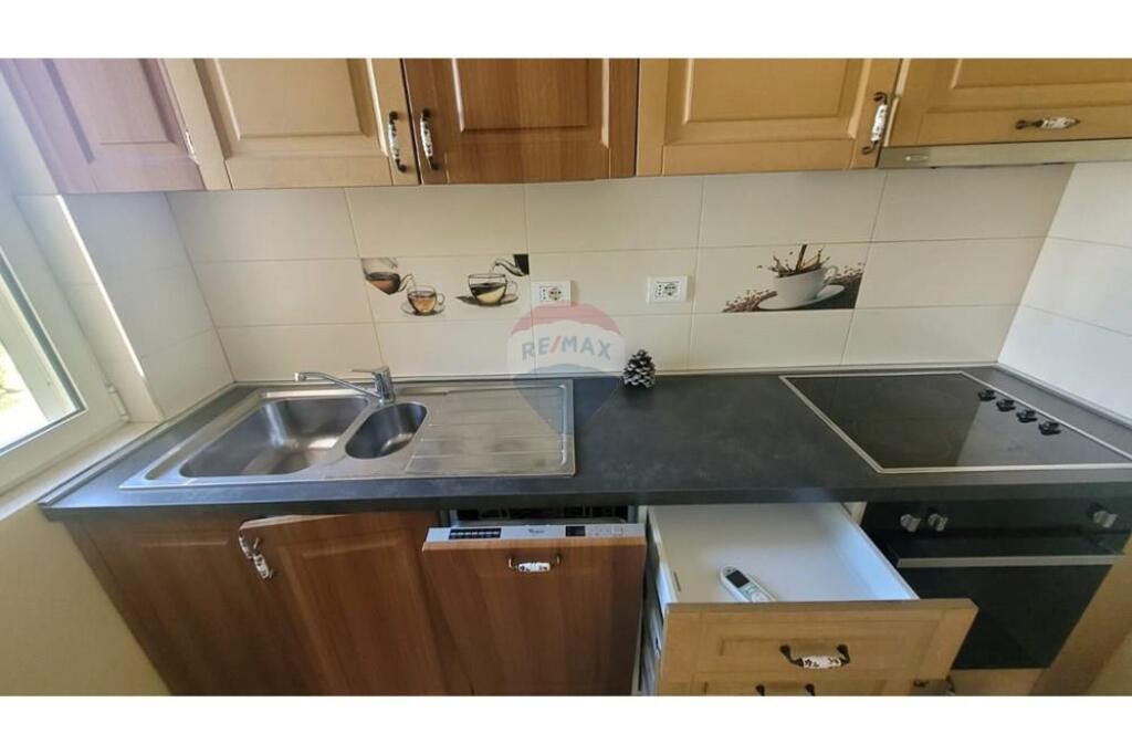 Jepet me qera apartament 2+1+Aneks+Ballkon Kati 4, 68 m² 450 € (Materniteti i ri)