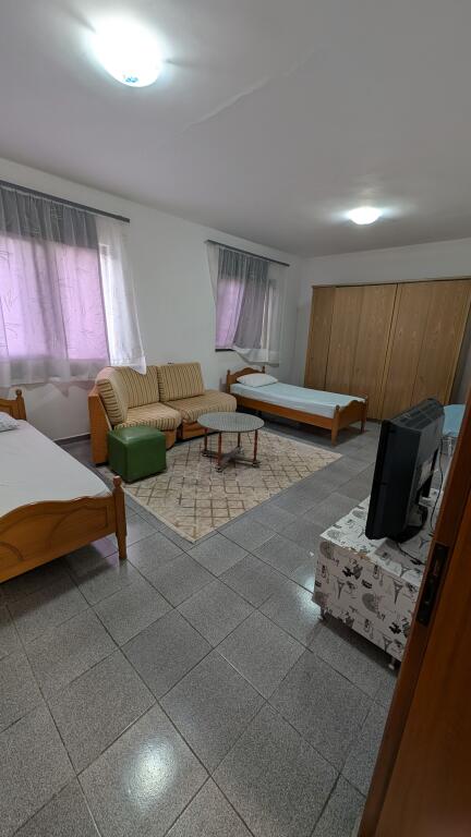 Tirane, affitto monolocale 1+1, 2° piano, 60 m² 350 € (Via Prenke Jakova)