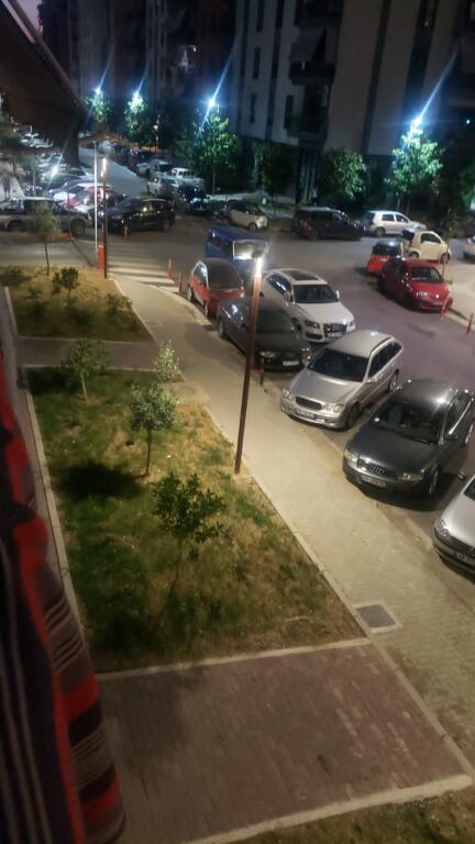 Shitet apartament  2+1+2  dhe 1 post parkimi (Kompleksi  Oasis ne Astir)