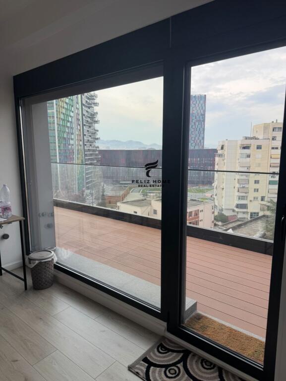 ZYRE ME QERA 67 M2 RRUGA E ELBASANIT 900 EURO