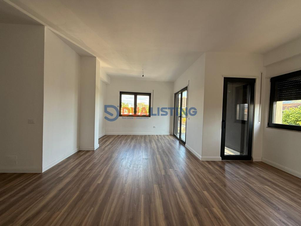 Office for rent, Unaza e Re!