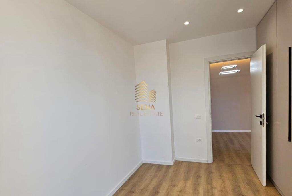For sale, Apartment 2+1, Pazari i Ri, 195,000 Euro