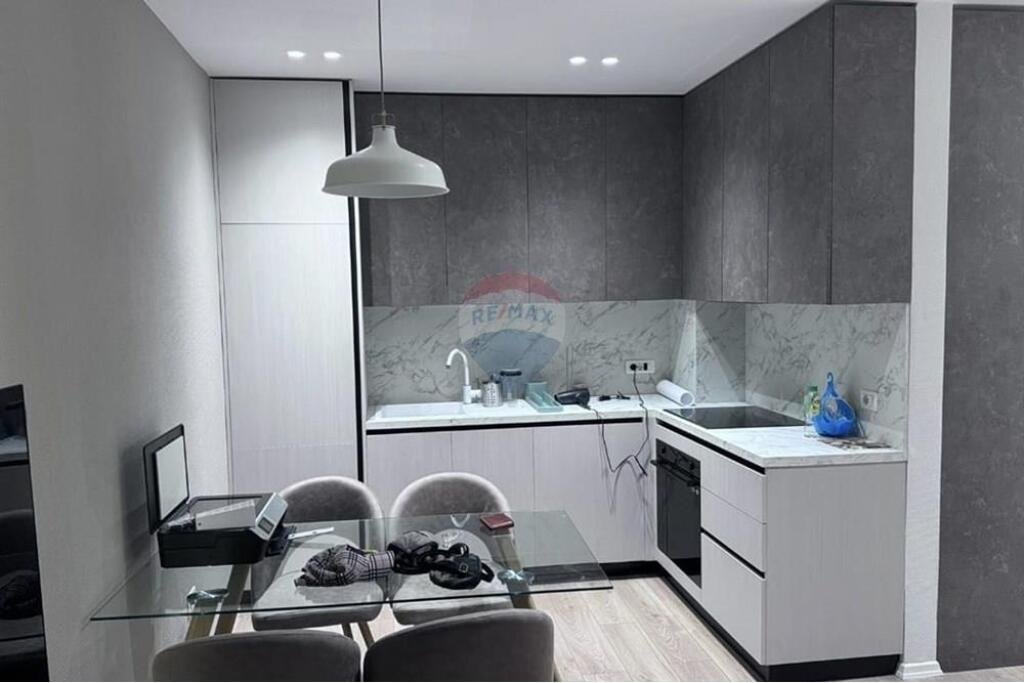 APARTAMENT 2+1+ Post Parkimi PER QIRA Univers City