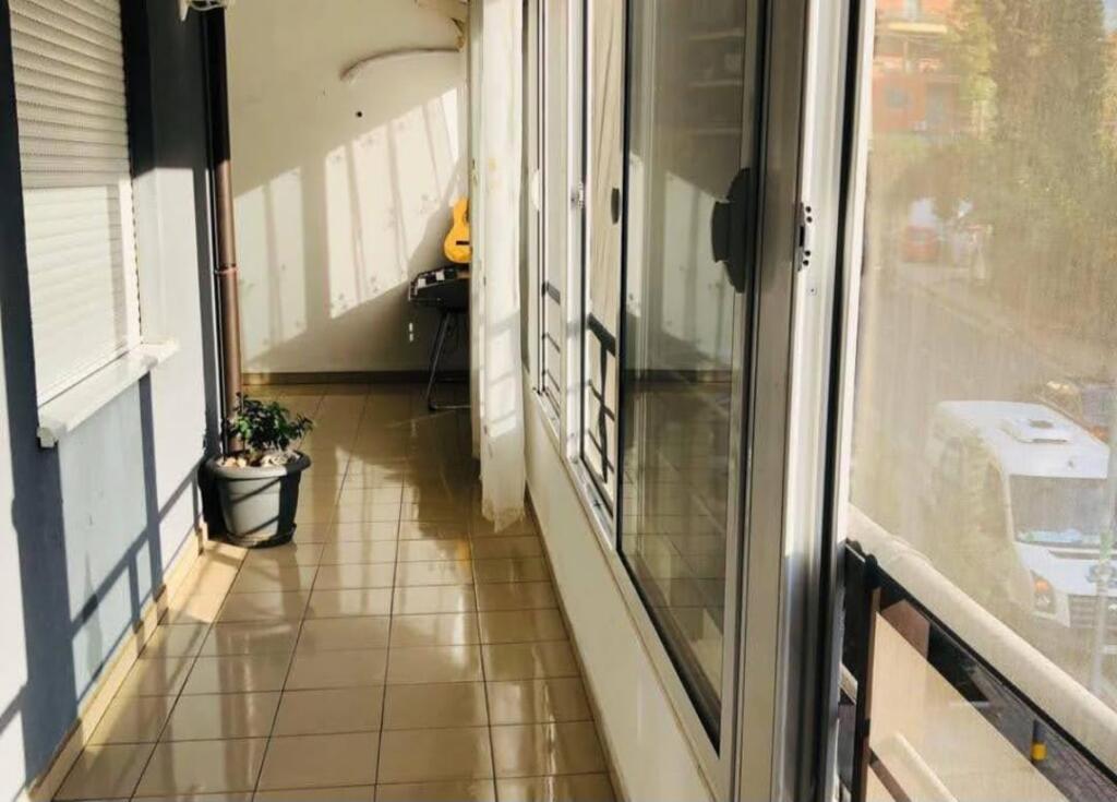 SHITET APARTAMENT 2+1+VERANDE PRANE RESTORANT FRESKUT !!