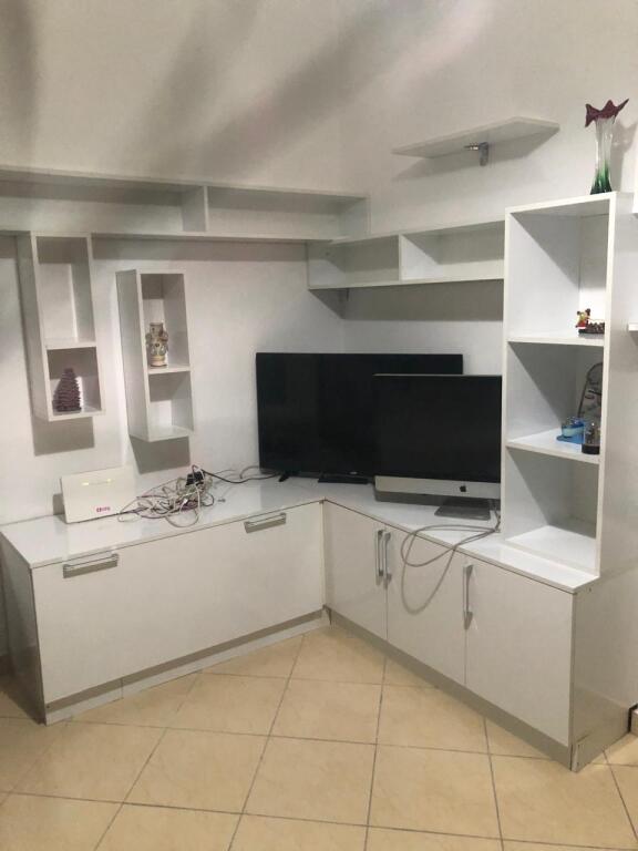 2+1,i mobiluar,te kopshti botanik,450 euro
