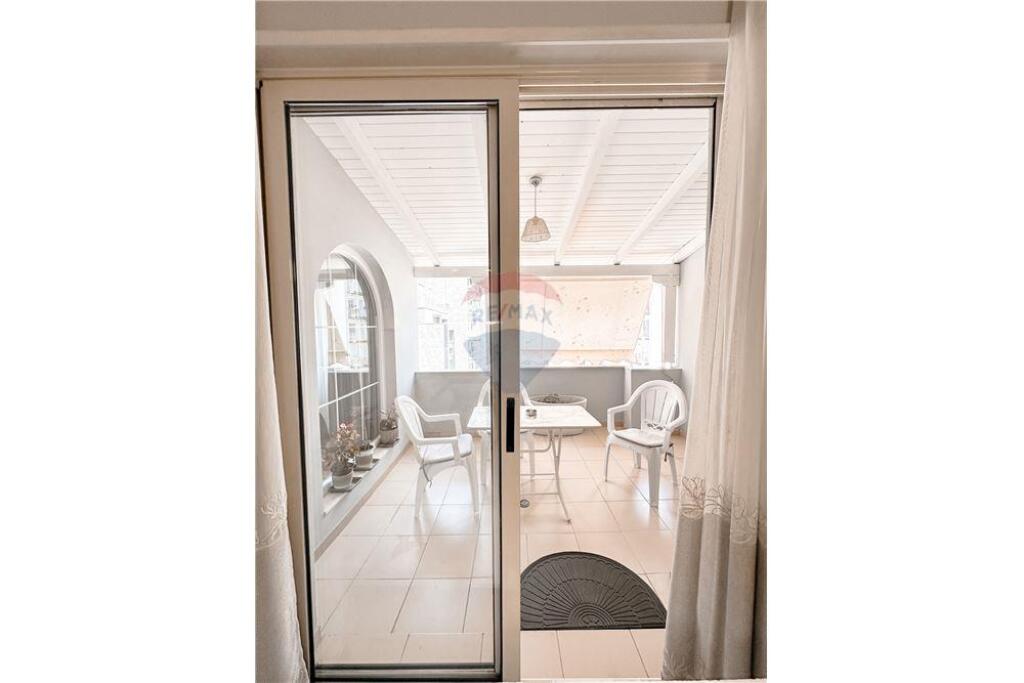 APARTAMENT 1+1 PER SHITJE TEK RRUGA BARRIKADAVE