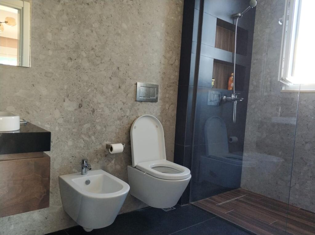 Apartament 2+1+2 me Qira – Myslym Shyr (rruga që lidh me Islam Alla)
