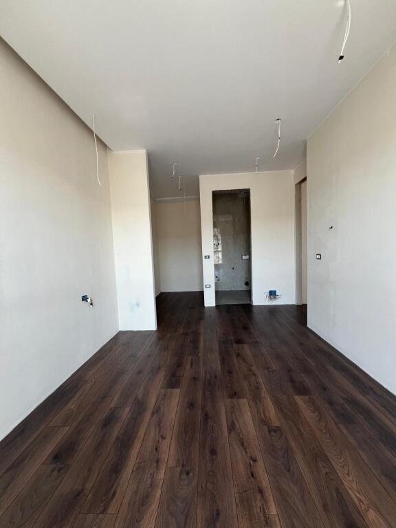 Tirane, apartment 2+1+Balcony for rent Floor 9, 95 m² 1,000 € (Andon Lufi Street)