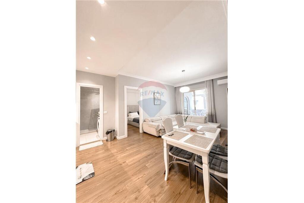 APARTAMENT 1+1 PER SHITJE TEK RRUGA BARRIKADAVE