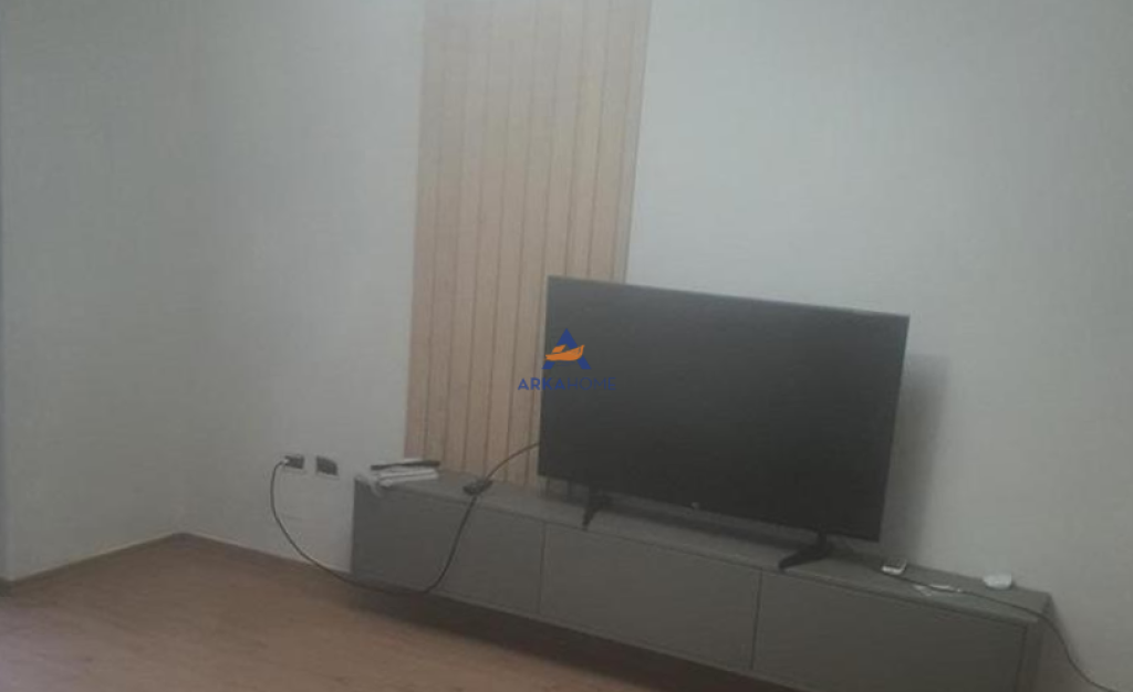 AFFITTASI APPARTAMENTO 2+1 "PIAZZA WILLSON" 70000 LEKE
