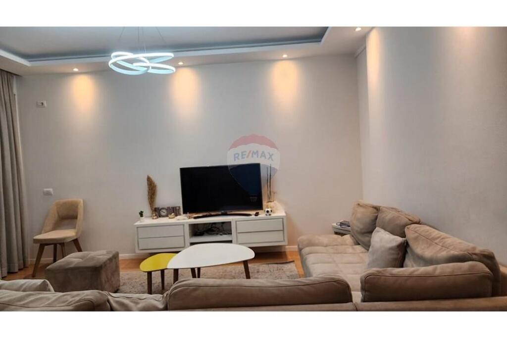 Appartamento 2+1 in affitto ad Astir !
