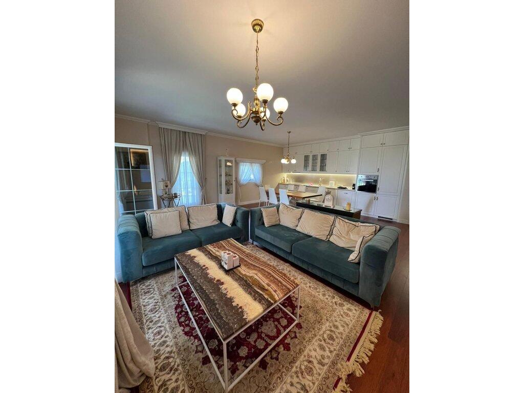 🌿 Modern &amp; Elegant Apartment for Sale – Dry Lake Area | 2 Bedrooms + Private Parking