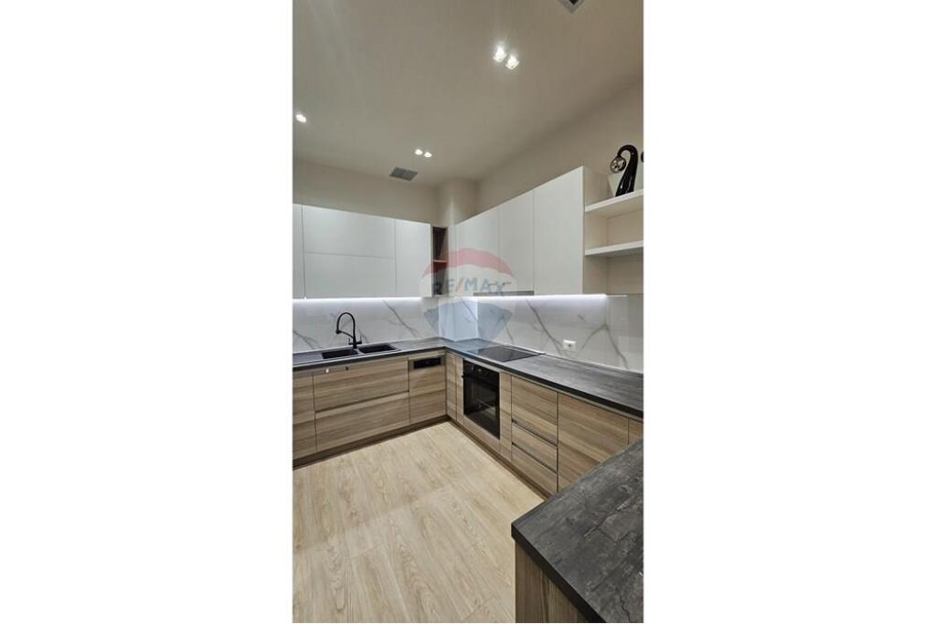Apartment 3+1+2 for sale.