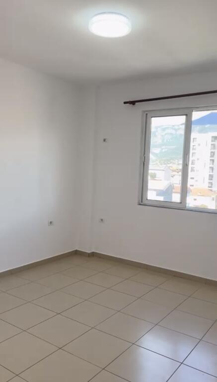 Apartament me qera 1+1 5 Maji