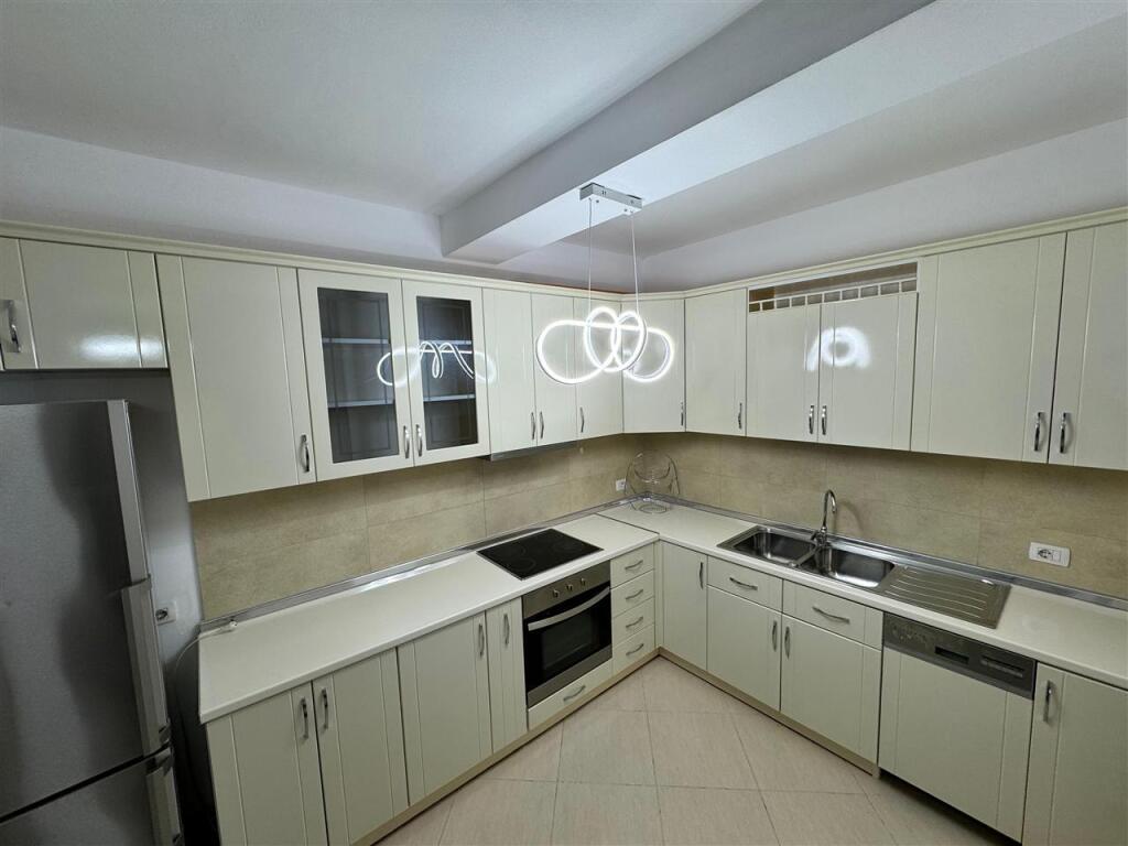 Apartment 3+1+2 for Rent – Peti Street, near Hotel Sokrati