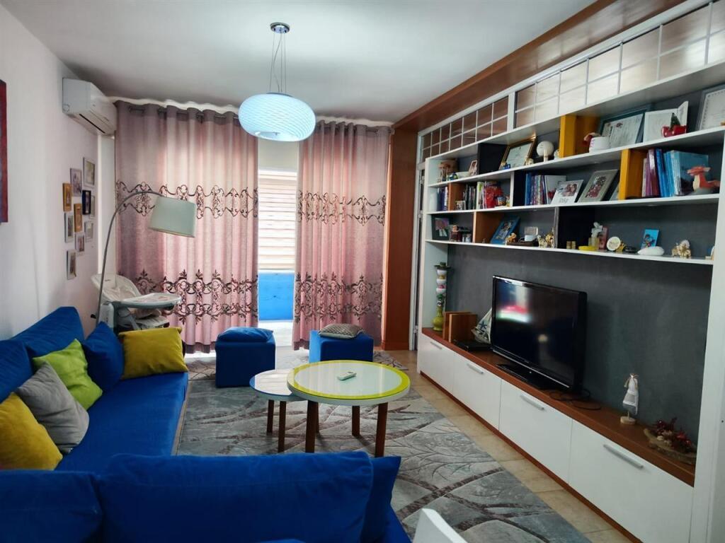 Super Apartment for rent in Fresk near Thesari (35,000 leke)