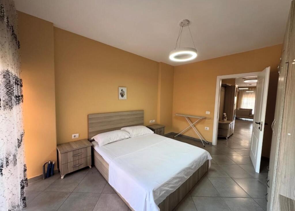 Jepet me Qira Apartament 1+1 – pranë SPAK-ut, Rruga Jordan Misja