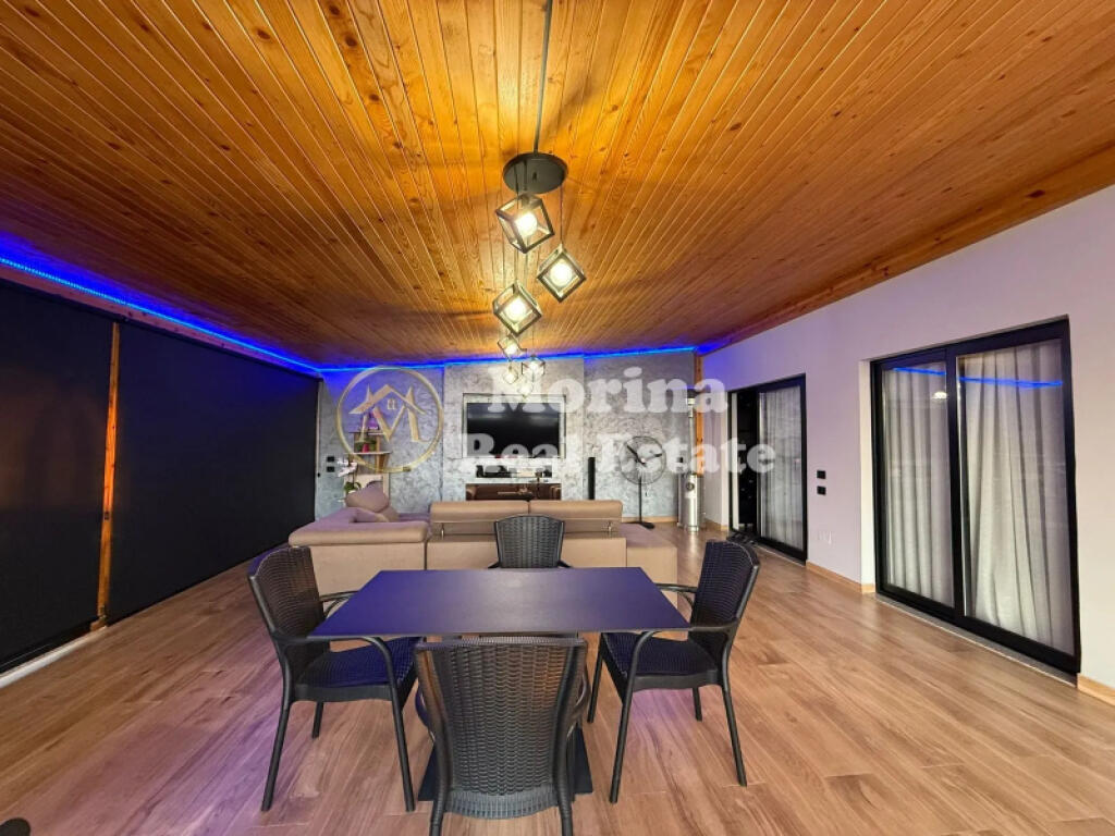 Vendita, Appartamento + Veranda, Attico, Fresku, Prezzo 300000 Euro (Rate)
