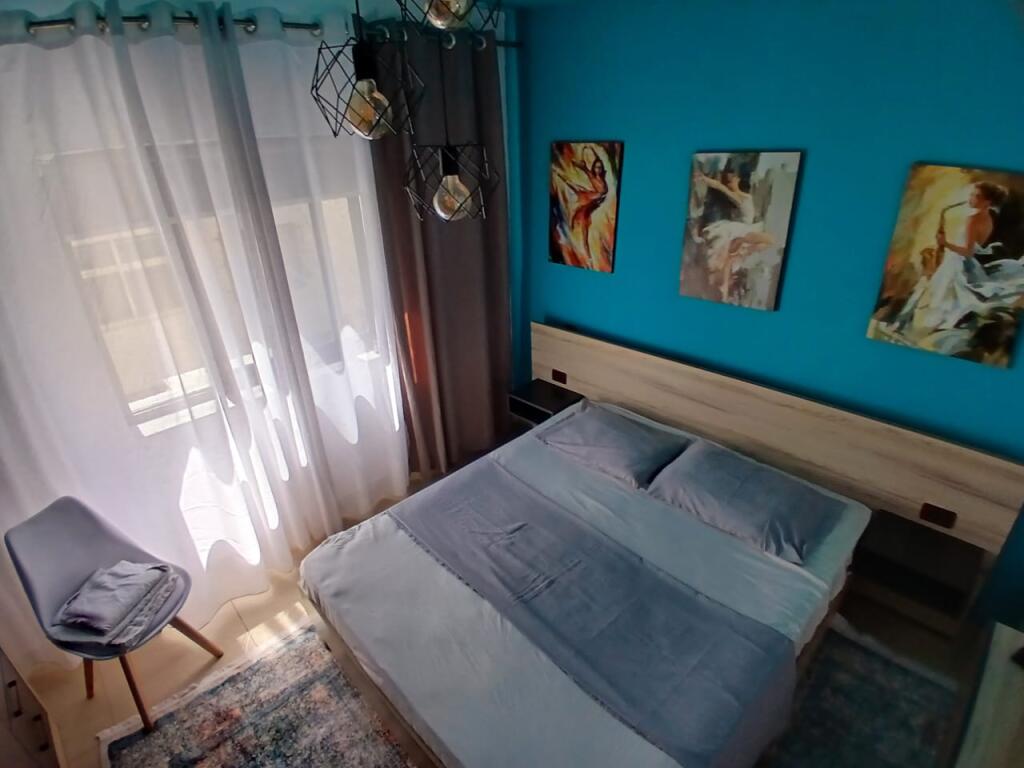Appartamento 1+1 in affitto, vicino a Caffe Flora, via Durresit