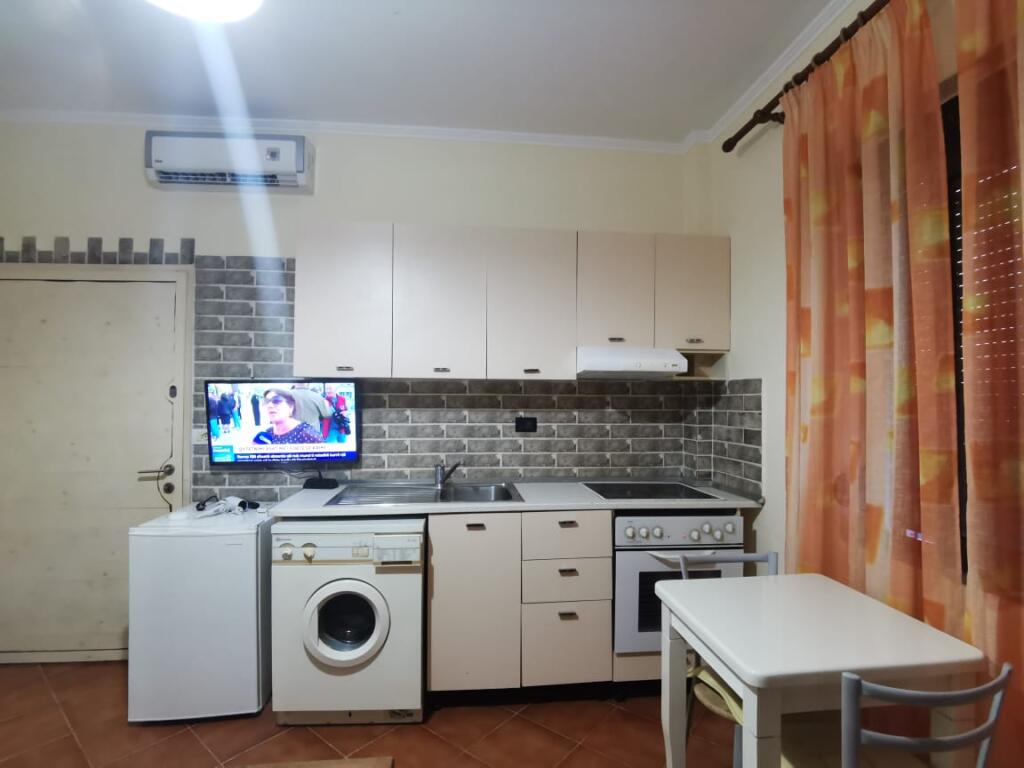 Affittasi appartamento monolocale 340€ Via Gjon Milli, Nuovo Viale