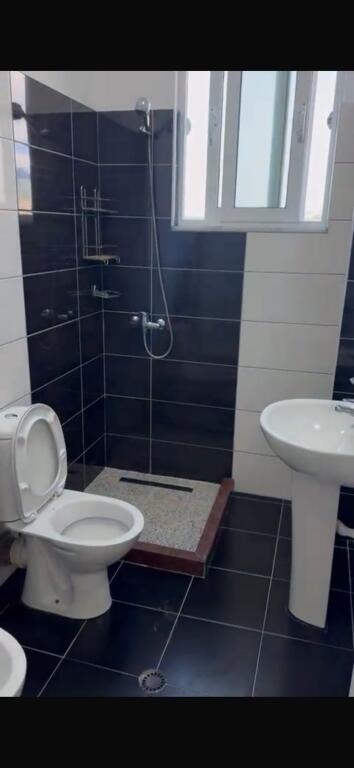 AFFITTASI APPARTAMENTO 1+1 35000 LEKE VIA 5 MAJI