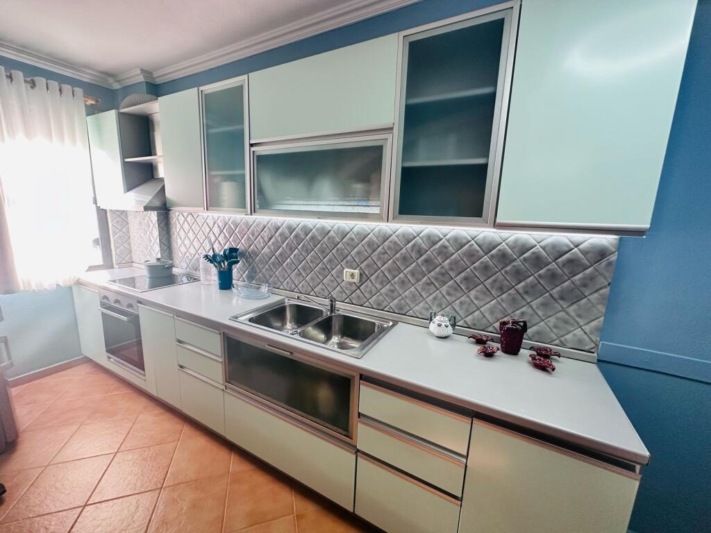 Jepet me qera apartament 2 + 1 te 5 Maji