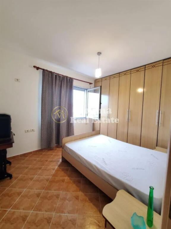 Affitto, Appartamento 2+1, Via Mine Peza, 550 euro/mese