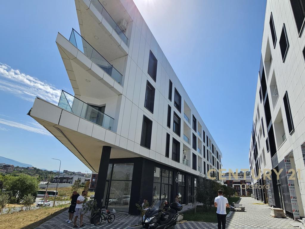 🌿 Brand-New 2-Bedroom, 2-Bathroom Apartment for Rent + Private Parking | Dry Lake Area