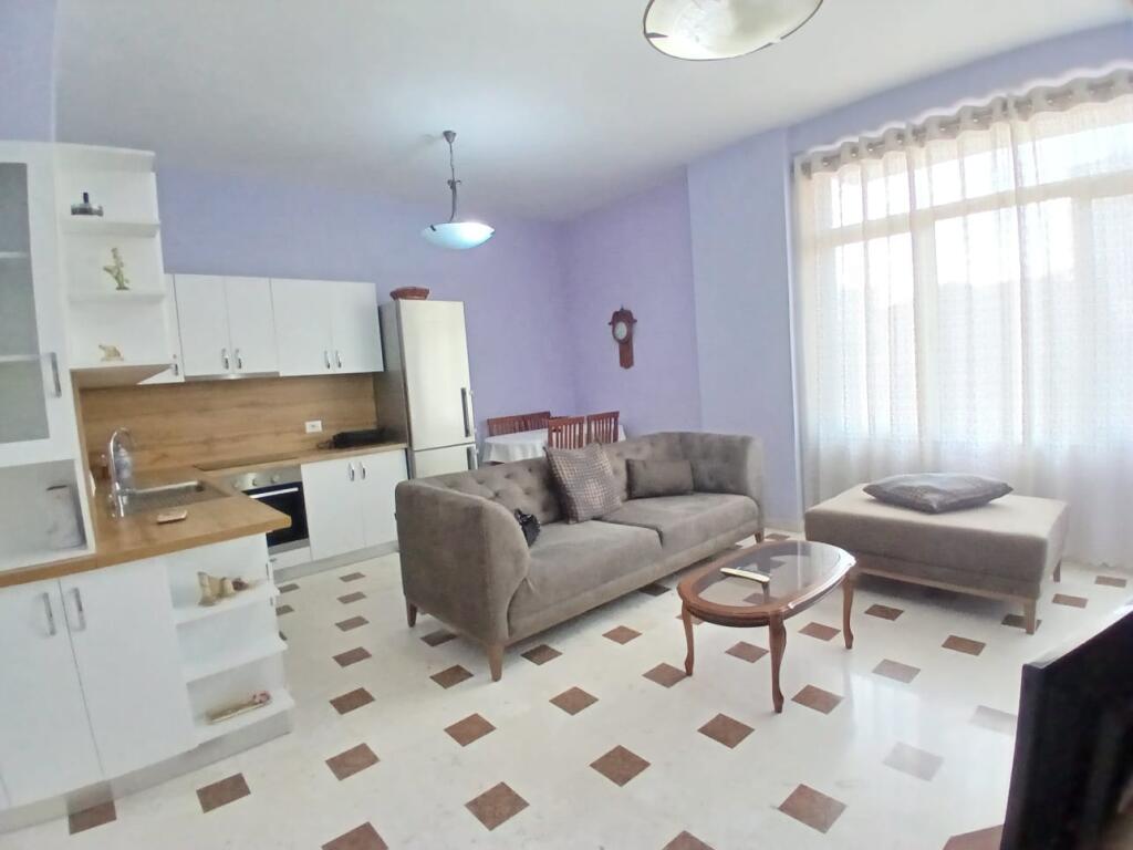 Affittasi appartamento 3+1 Pazari I Ri