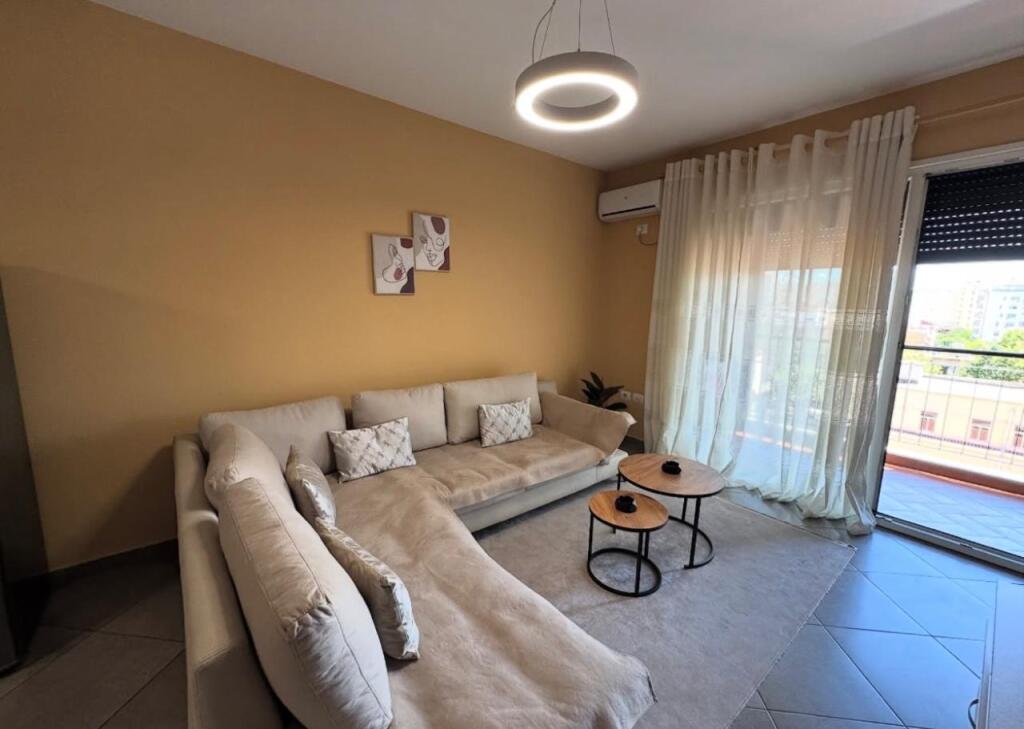 Jepet me Qira Apartament 1+1 – pranë SPAK-ut, Rruga Jordan Misja