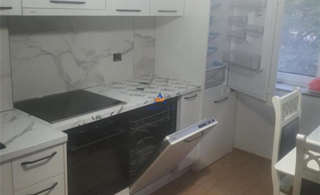 AFFITTASI APPARTAMENTO 2+1 "PIAZZA WILLSON" 70000 LEKE