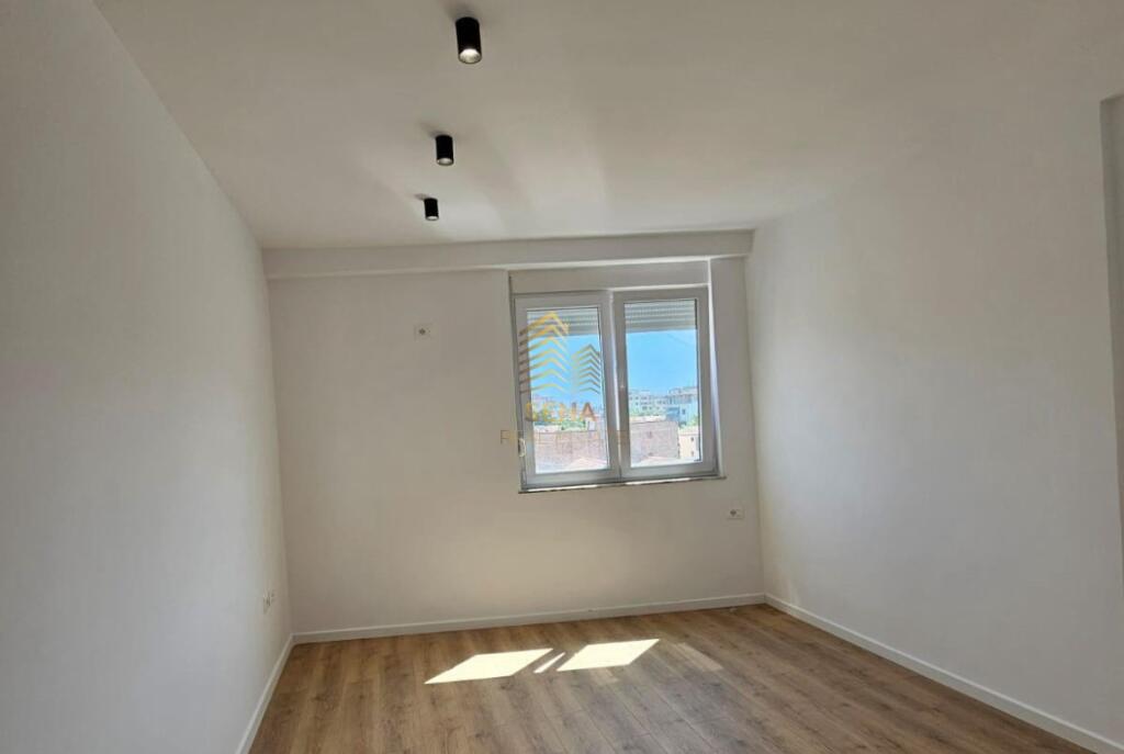 For sale, Apartment 2+1, Pazari i Ri, 195,000 Euro