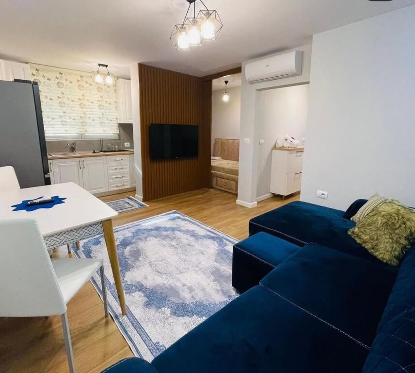 Affittasi appartamento 1+1 vicino alla Scuola di Balletto, Tirana