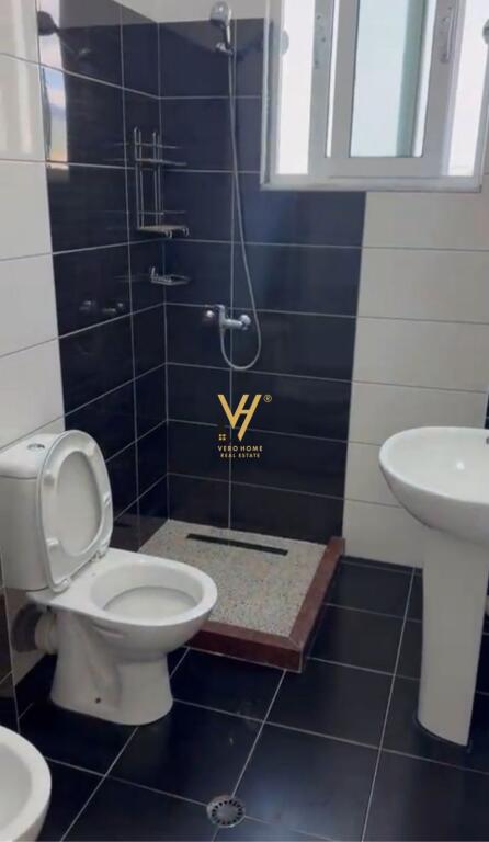JEPET ZYRE 75 M2 ME QIRA TE 5 MAJI 350 EURO