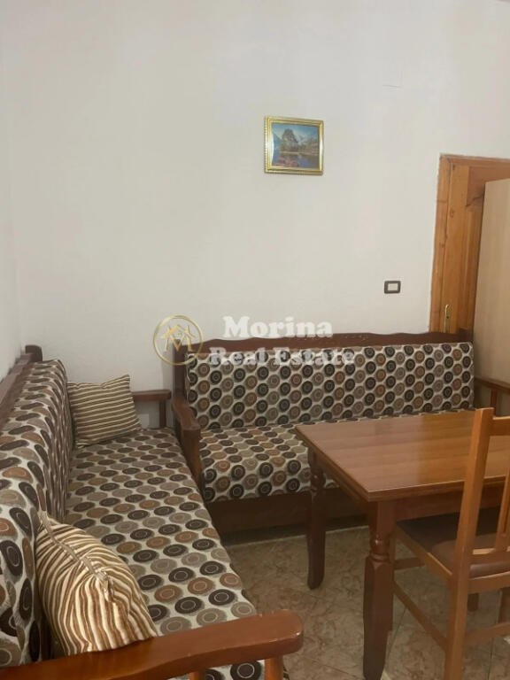 Affitto, Casa Privata 1+1, Via 5 Maji, 300 Euro/Mese