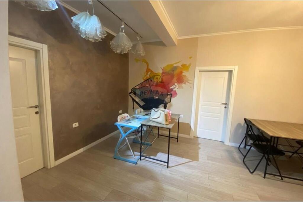 Jepet Apartament me Qira te 21 Dhjetori