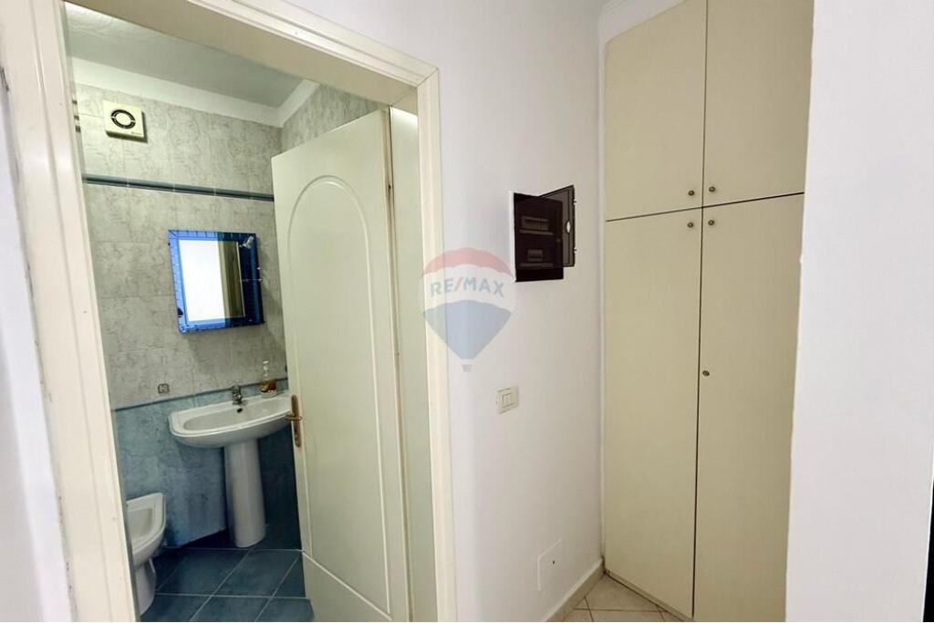 APARTMENT FOR RENT FOR OFFICES