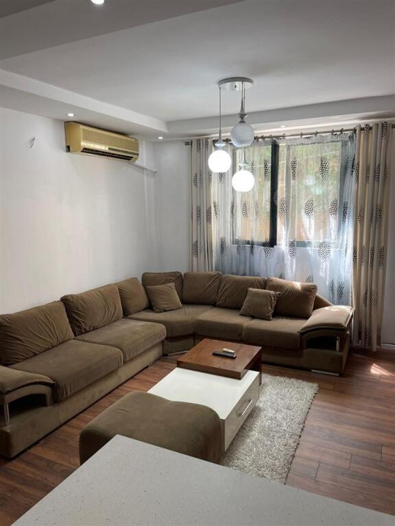 2+1 Apartment for rent at the Paris Commune / Eleonora (500 Euro)